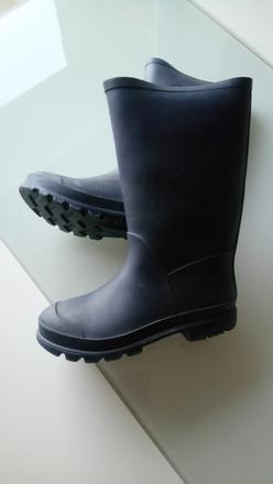 Tmavomodré gumaky, 29