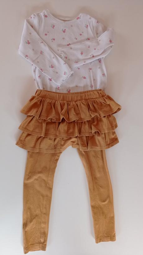 Nádherné tričko, vrubkovane, kvietky, dopodopo,110