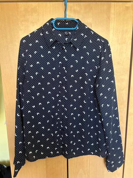 Motýlová blúzka, atmosphere,36