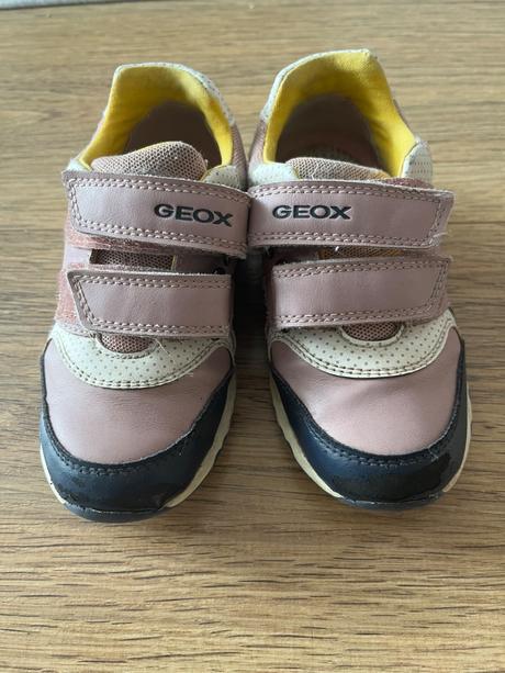 Dievcenske tenisky, geox,26