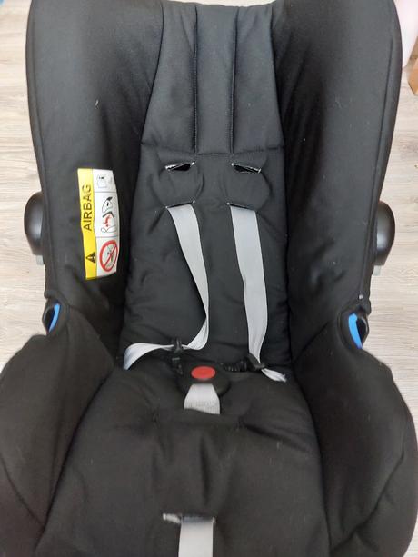 Autosedačka- vajičko, britax