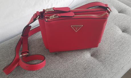 Kabelka guess, guess