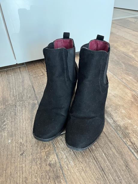 Členkové semišové čižmy prechodné na hrubomopätku, 37