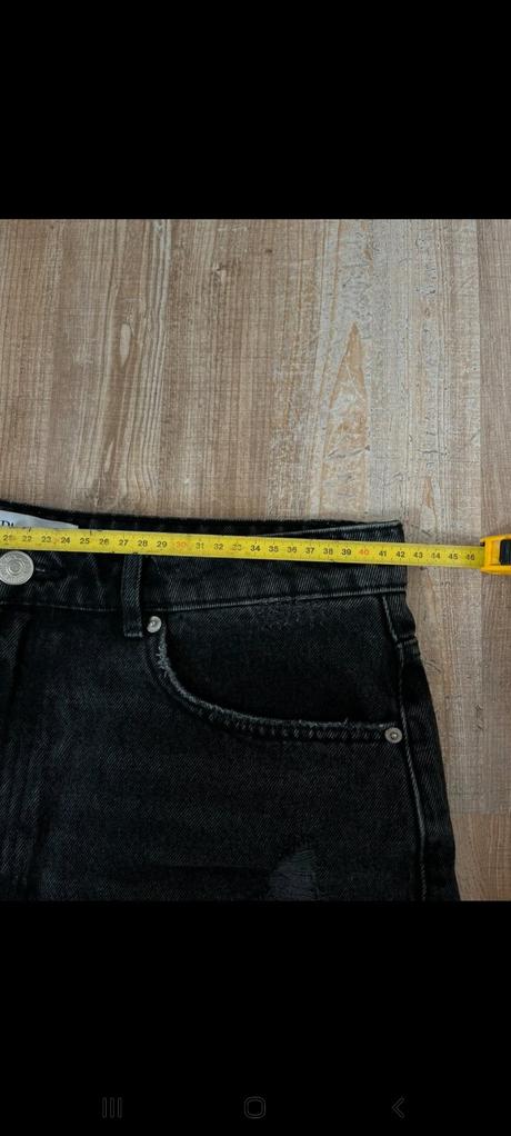 Super štýlové kraťasy, zara,42