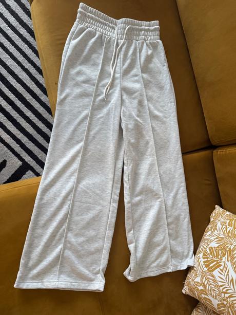 Dámske sivé tepláky, úplne nové, s