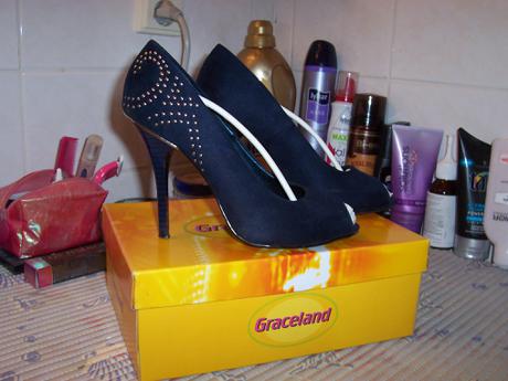 Tmavomodre kraaasne lodicky, graceland,39