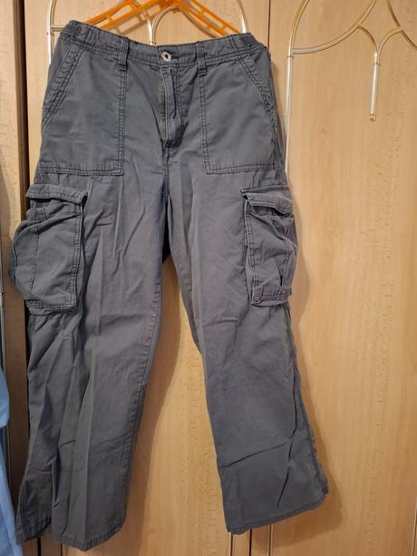 Damske kapsače l/40, bershka,l