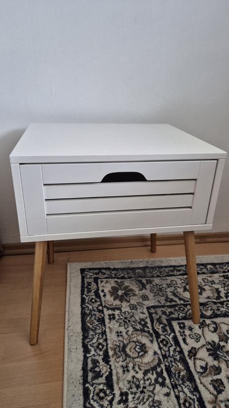 2ks nočné stolíky broby,