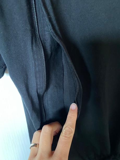 Overal na dojčenie tajine banane v. s, s