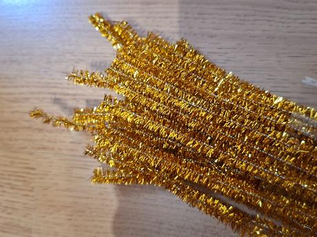 Rôzne pomôcky pre deti na tvorenie a zábavu,