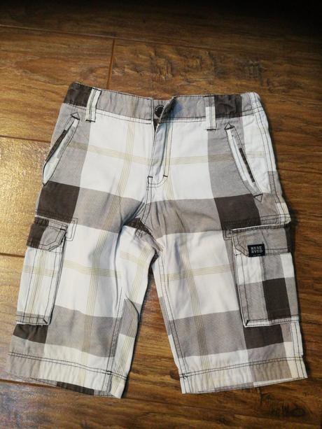 Kratasi, reserved,128