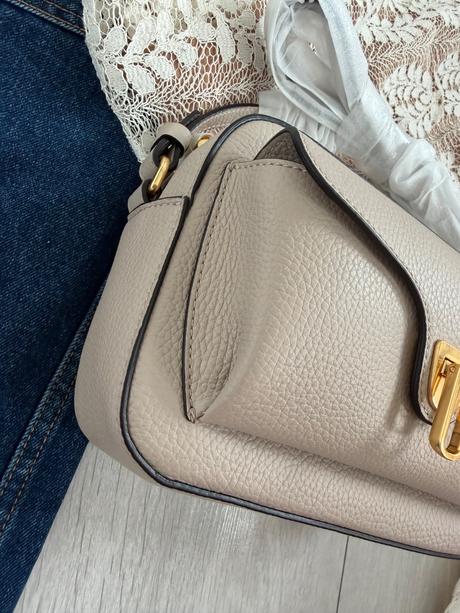 Coccinelle flap messenger pudrová, originál, coccinelle