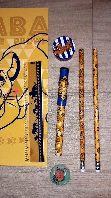 Leví kráľ lion king disney zošit a ceruzky,