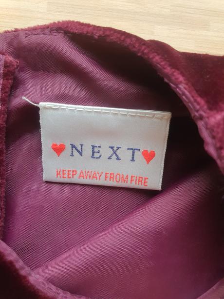 Zamatove saty, next,104