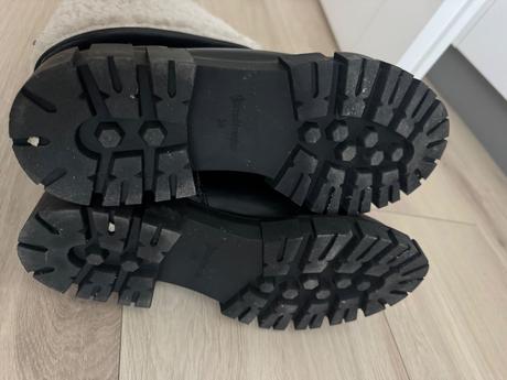 Cierne čižmy s kožušinou, stradivarius,39