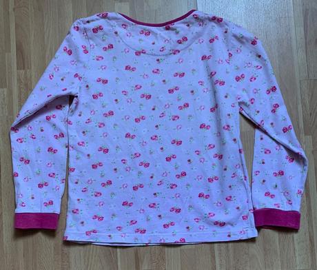 Tu ružové pyžamo s kvietkami, tu,134