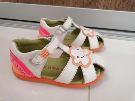 Agatha ruiz de la prada sandalky, 24