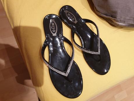 Šľapky s kamienkami, 39