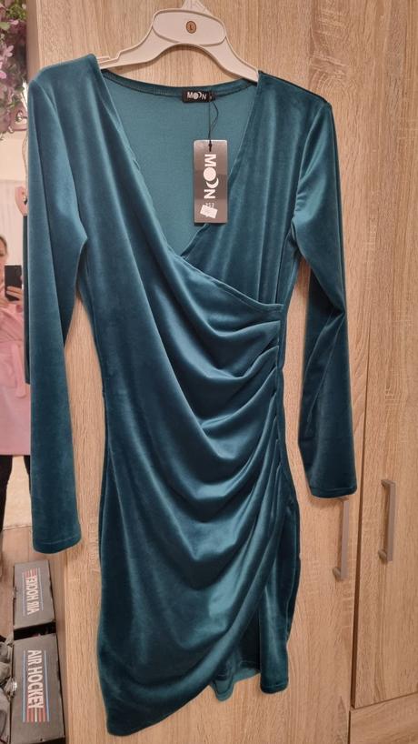 Šaty smaragdovo zelené, s