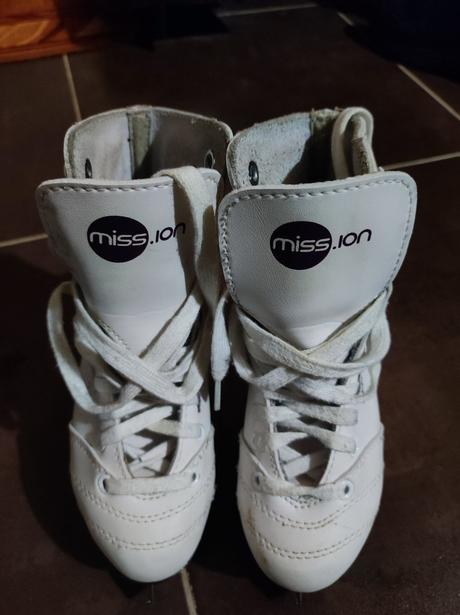 Korčule na ľad, 29