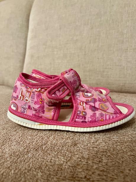 Papucky prezuvky, 26