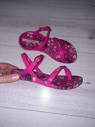 Letné sandálky, 31
