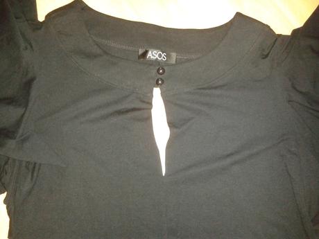 Zaujimavo strihane tricko asos, 44