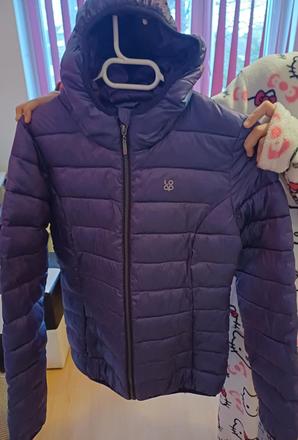 Kvalitná fialová nepremokavá bundička, s