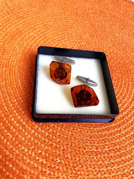 Jantárové manžetové gombíky,