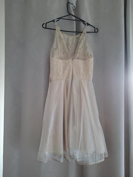 Spoločenské šaty, 36