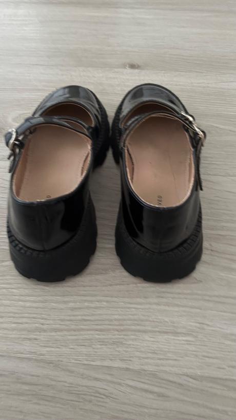Loafers, reserved,33