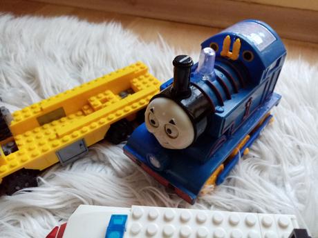 Stavebnica autá a vláčik,