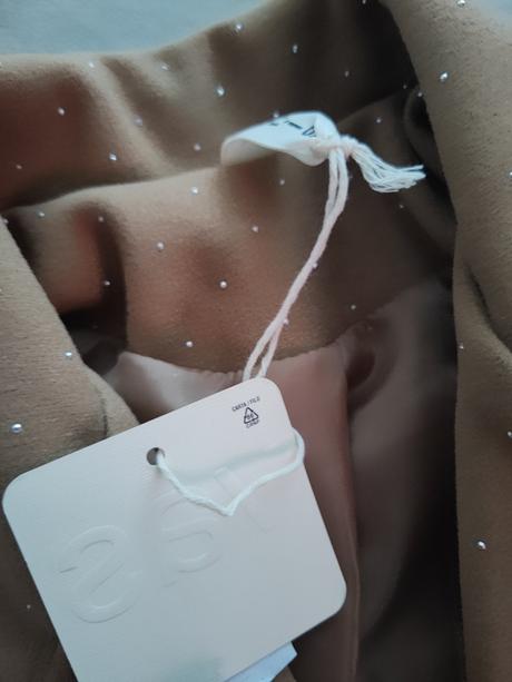 Kabátik krásny s kamienkami, m / s