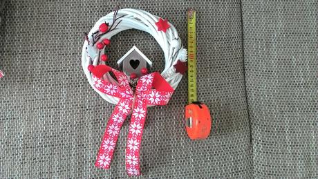 Vianočný venček s vtáčou búdkou, 