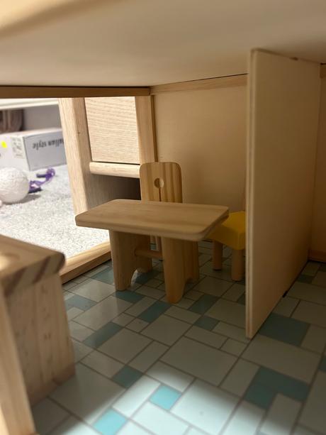 Drevený domček pre bábiky, 