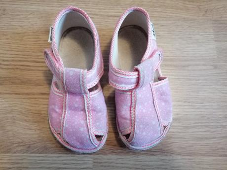 Papučky, manik,24