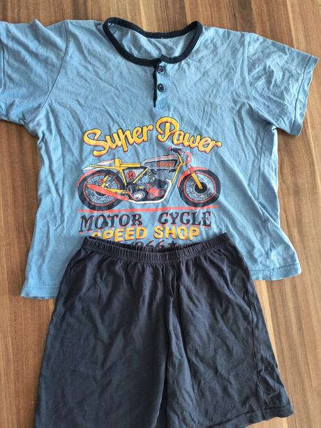 Pyžamko na donosenie, 146