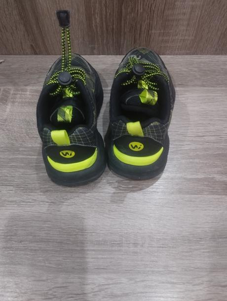 Chlapčenské tenisky, 26