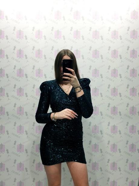 Flitrované šaty s, s