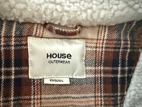 Bunda tepla, house,l