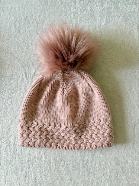 Dámska ružová pletená čiapka s brmbolcom, 