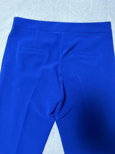 Kráľovský modrý nohavicový kostým zn. gaudi it 44, l / m