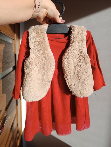 Vianočné šaty s vestou, 86