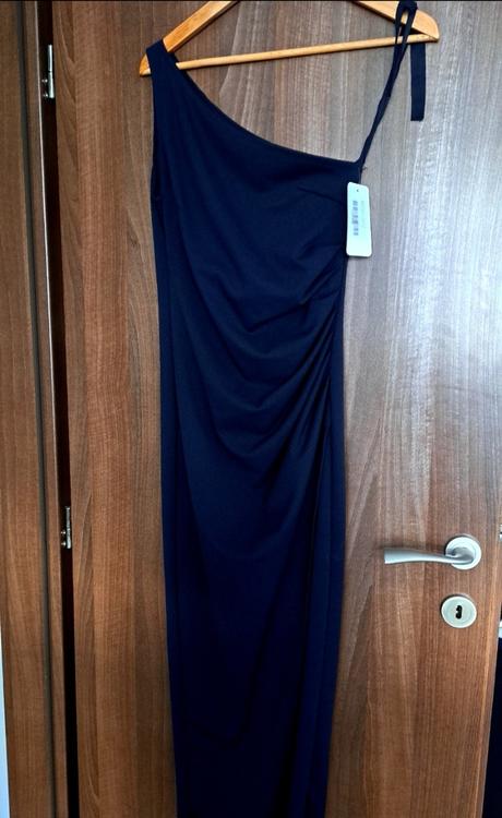 Šaty na jedno rameno, xs