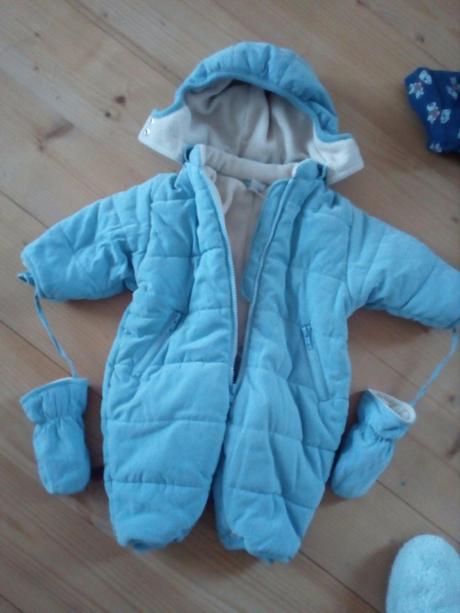Overal na zimu, baby club,62