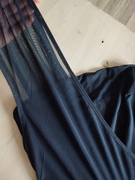 Asymetrické šaty, s