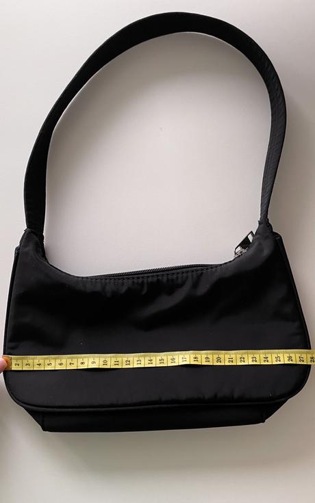 Asos malá čierna nylonová kabelka na plece/rameno, 