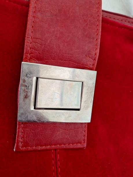 Predam damske kabelky, 