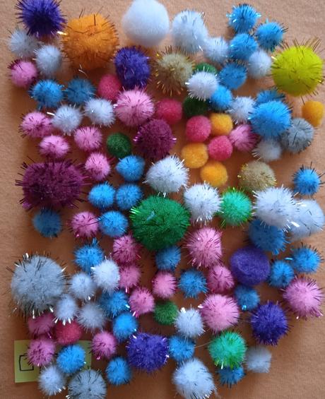 Pom pom guličky,