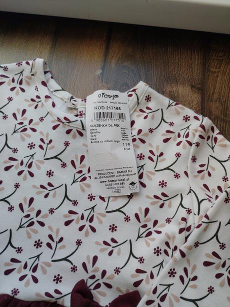 Šaty s dlhým rukávom, 116